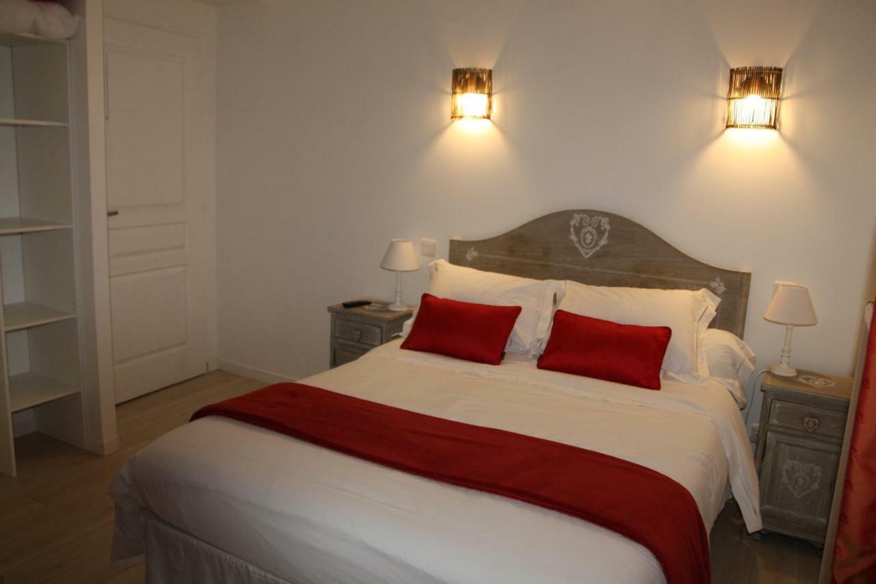 Aux Charmes D'Antan Hotell La Pommeraie-sur-Sèvre Exteriör bild